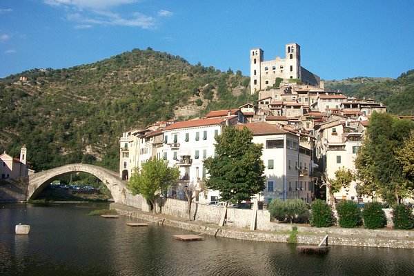 From Dolceacqua to Apricale